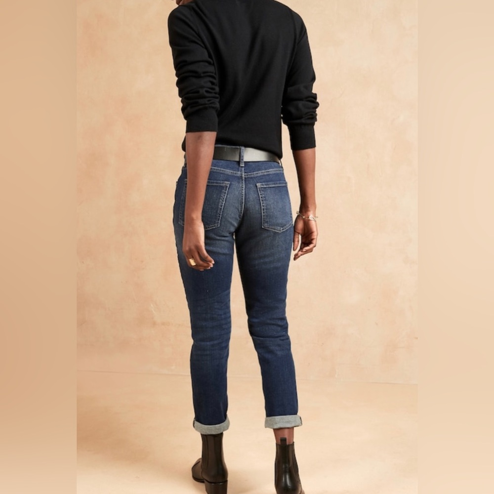 BR’s curvy girlfriend jeans size 26